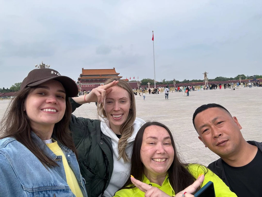 Первая поездка в Пекин удалась 💃🏻 Роман познакомил нас с культурой Пекина. Роман был вежлив, обходителен