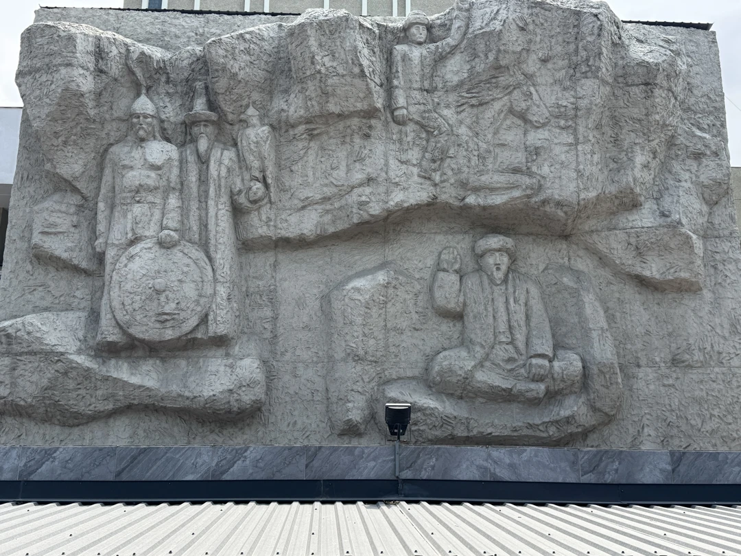 Архитектурно-историческая прогулка по Бишкеку (Светлана)