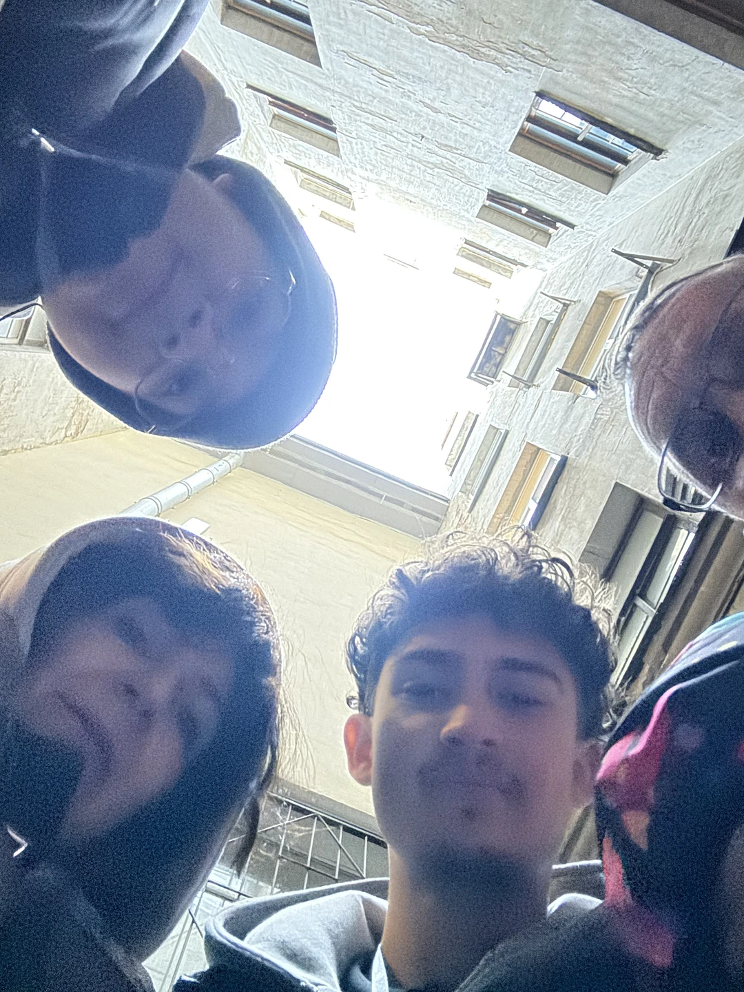 Очень интересные и разнообразные локации. Всего раскрывать не буду, пусть интрига остаётся)) но были и вполне