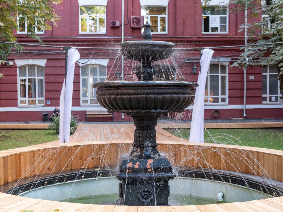 Блеск и стрит-арт завода «Кристалл» (17/24)