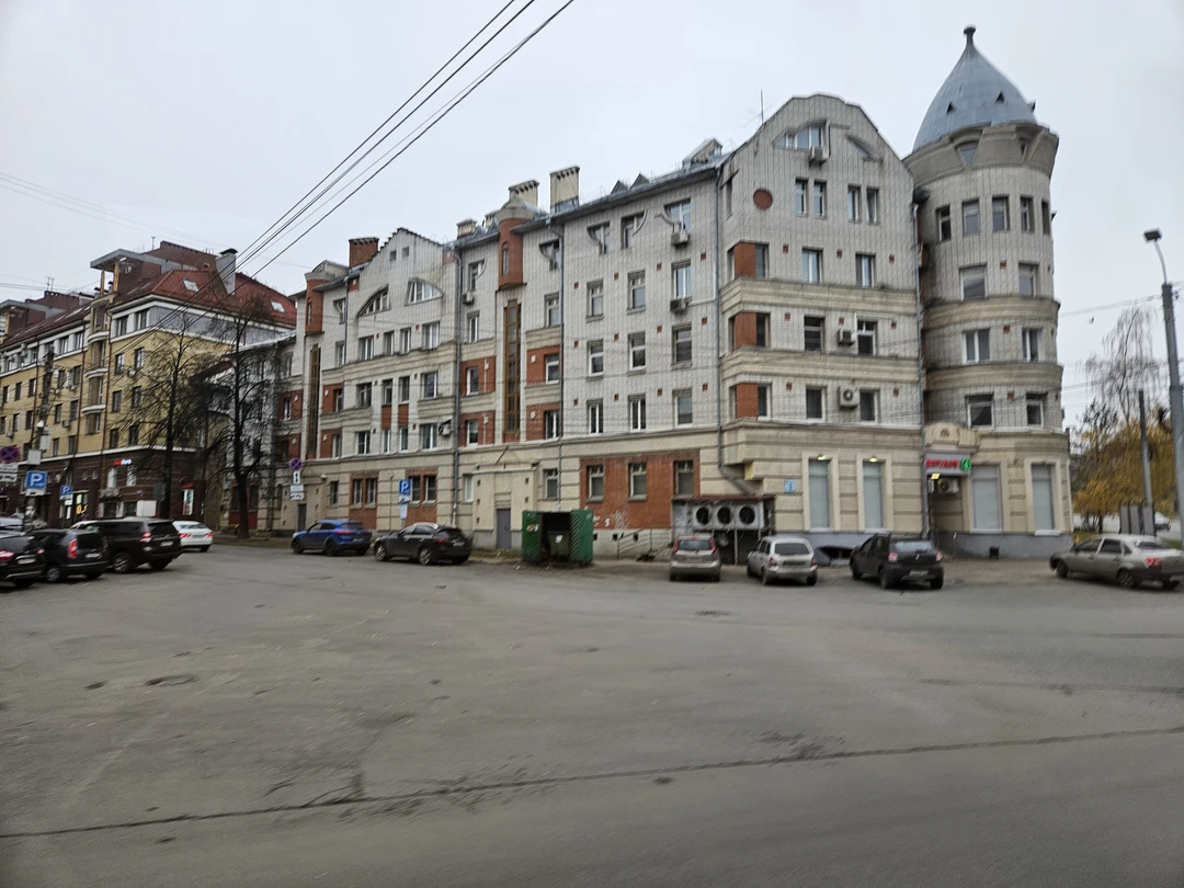 Не хватает времени на пешеходную часть экскурсии. В частности, на стрелке было мало времени для того