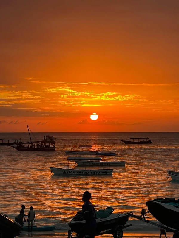 Круиз на закате на Занзибаре