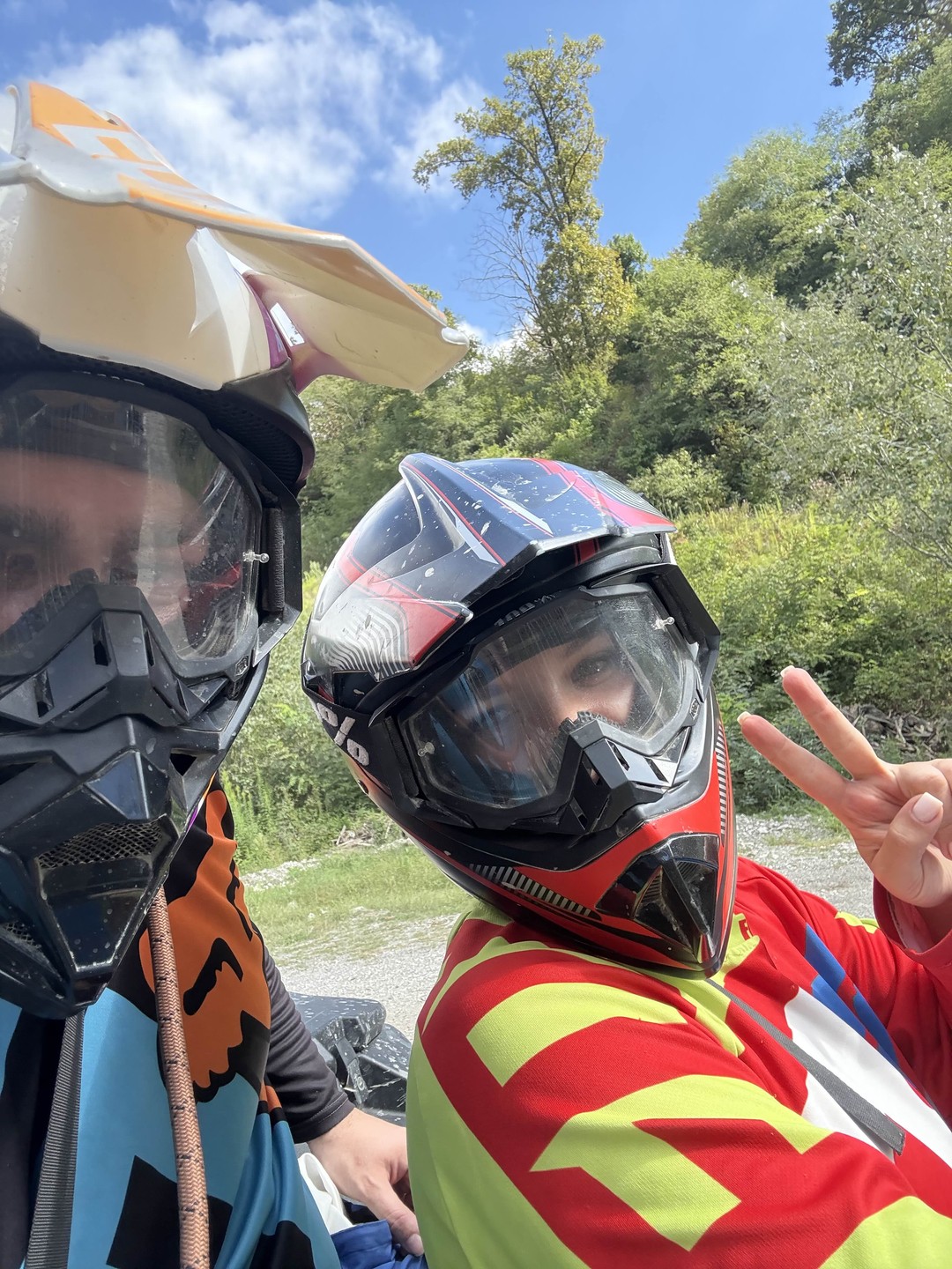 Прекрасные ребята, все объяснили все рассказали, катание прошло прекрасно, если не любите лежать на пляже стоит съездить