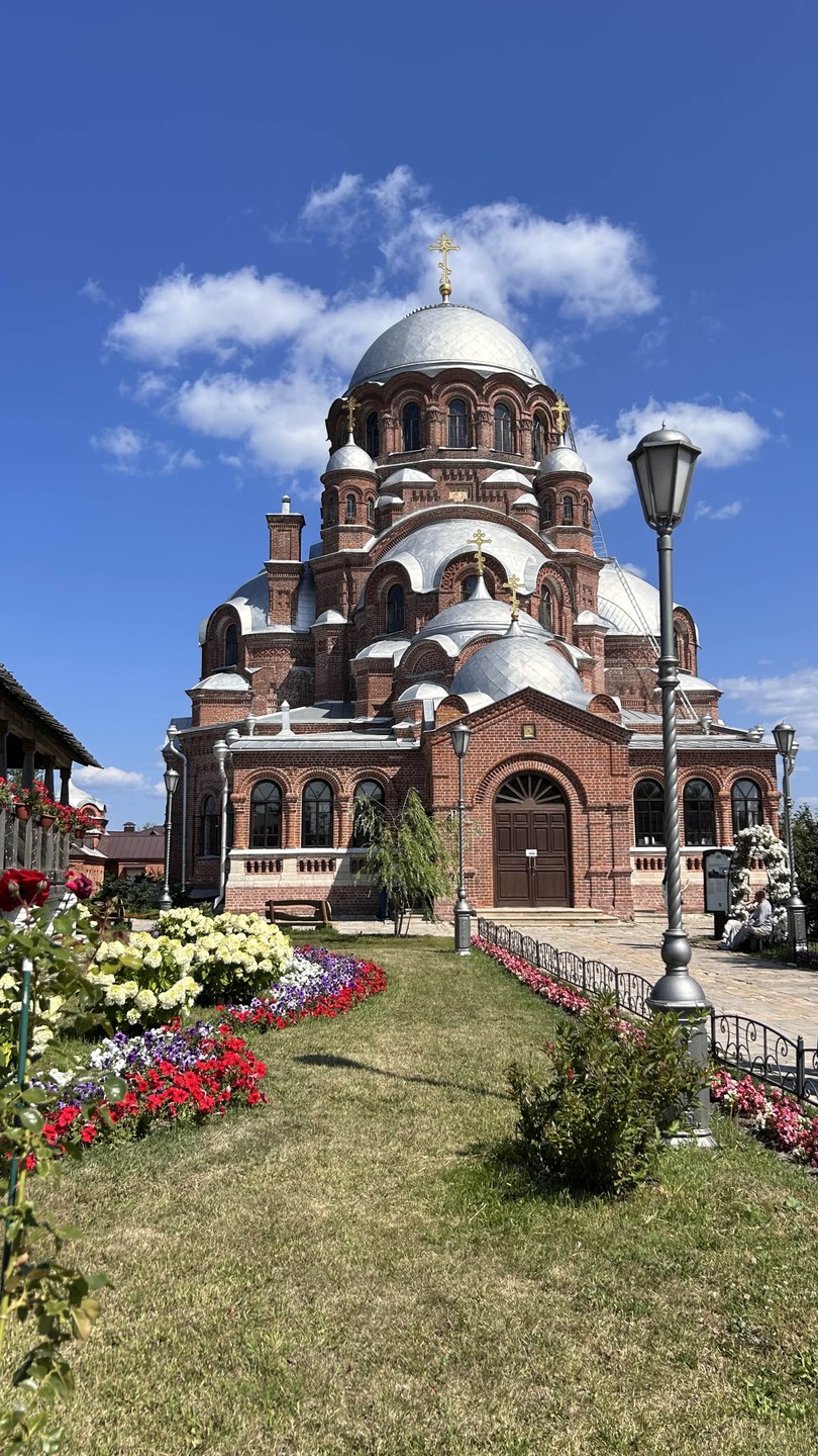 Футуристический Иннополис + остров-град Свияжск + Вселенский храм (Мария)