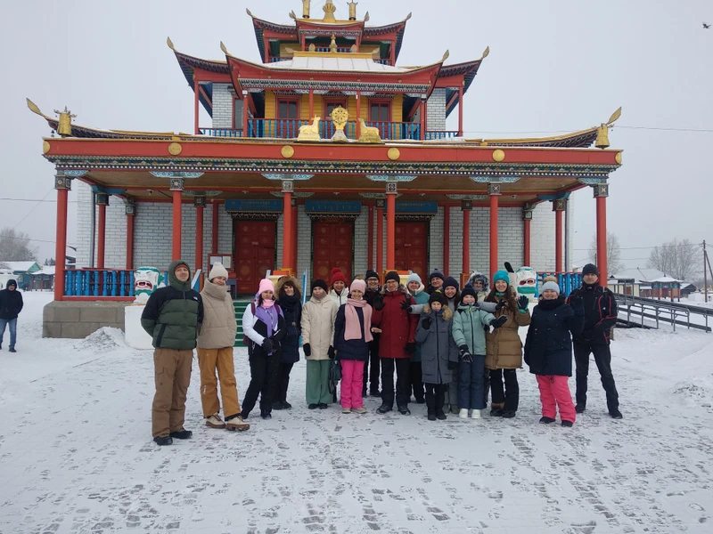 Мир прозрачных сосулек и огромных торосов: Байкал с катанием на снегоходах и Улан-Уде (всё включено)