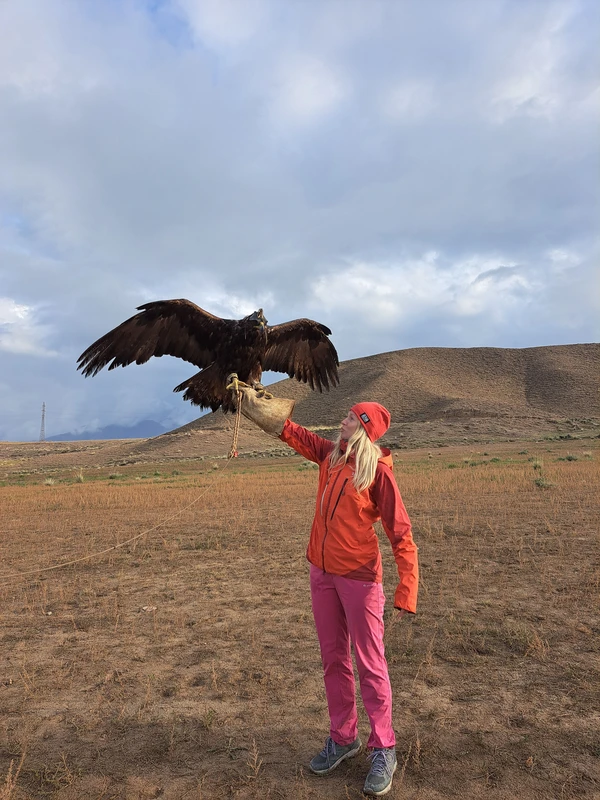 В Кыргызстан весной: главные места, прогулка на яхте, треккинги и ночь в юрте (мини-группа)