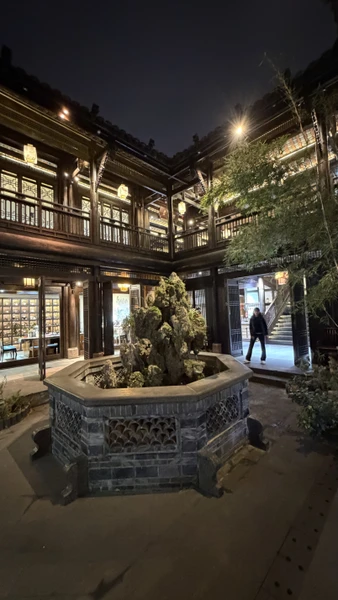 Большое спасибо Пэну. Очень оперативно выходил на связь. помогал с оформлением и оплатой. все четко!