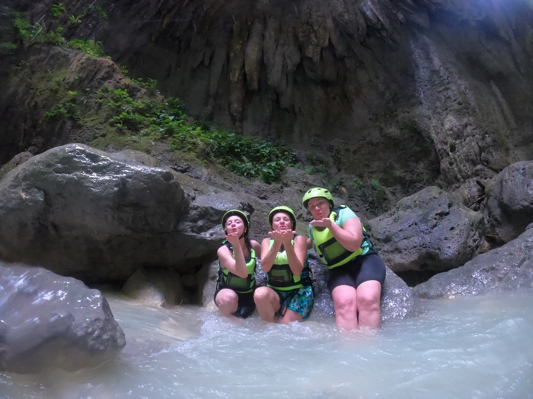 Дмитрий, огромное спасибо за экскурсию, впечатлений масса, организация на высшем уровне. Гиды весёлые, знающие свое дело