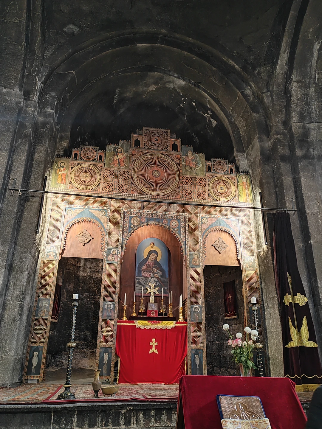 Уникальность экскурсии в том, что удаётся за небольшое количество времени узнать и увидеть исторические достопримечательности. Провели