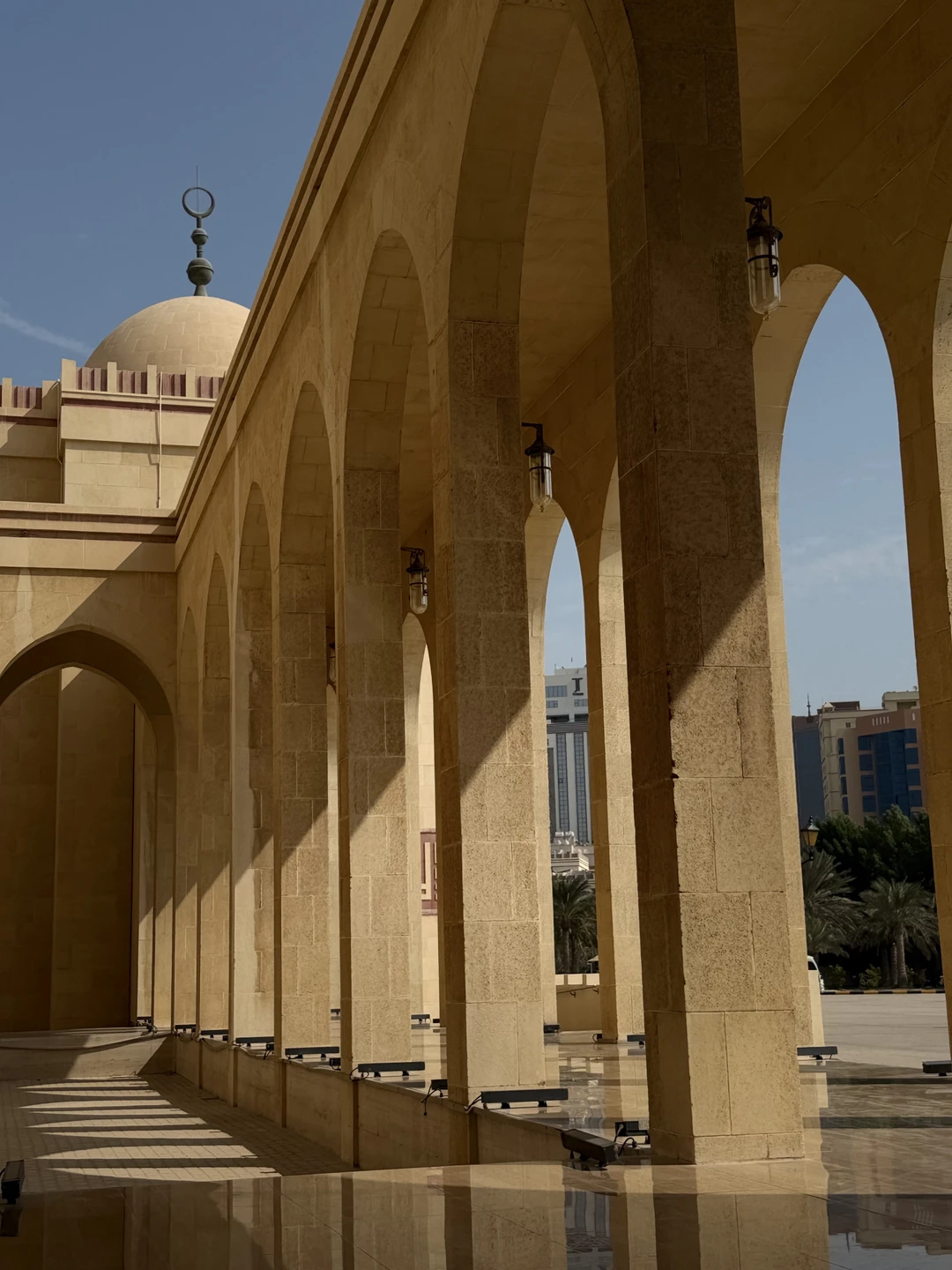 Экскурсию бронировала заранее, внесли предоплату. И сразу добавили в группу вотсап где были все организационные сообщения, что очень удобно