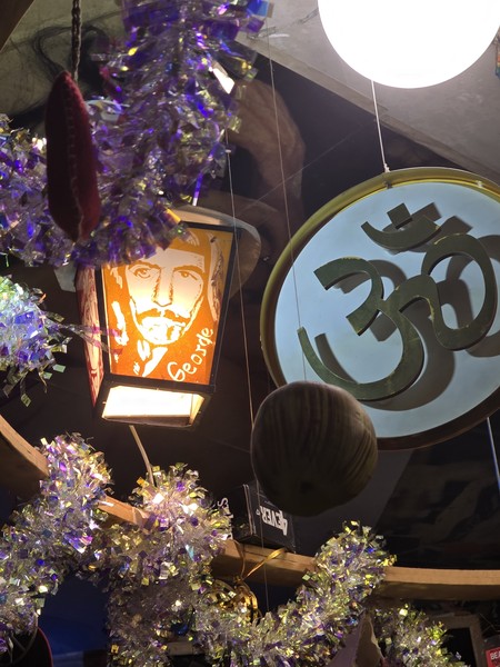 Экскурсия отлично добавляет "вишенку" к питерскому коктейлю из музеев, дворцов, музыки и природы. Мы были в