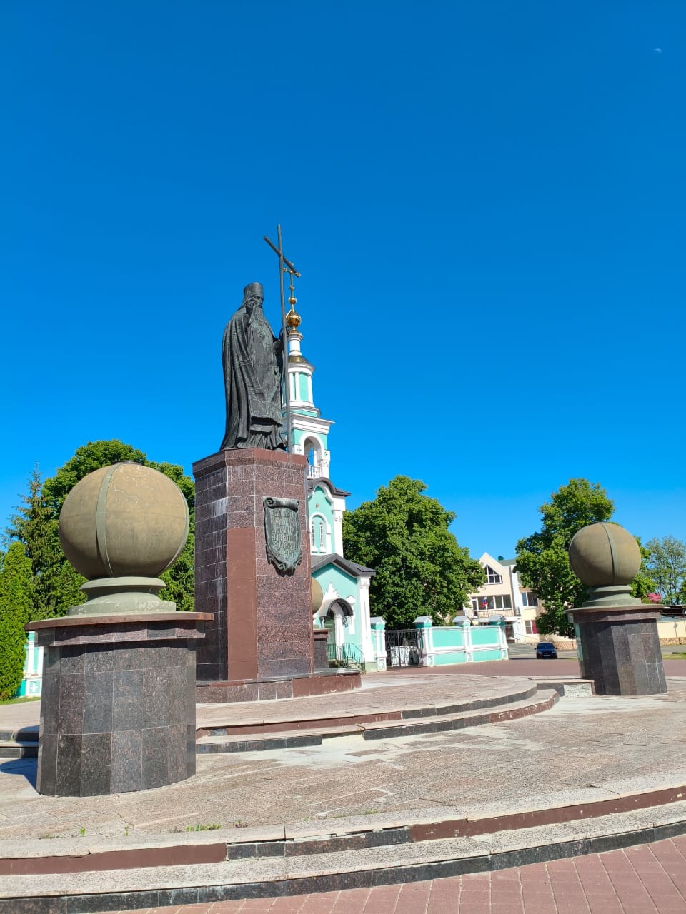 Название экскурсии полностью соответствует содержанию! Настроились на общение с экскурсоводом Олегом, но на последней "минуте" произошла