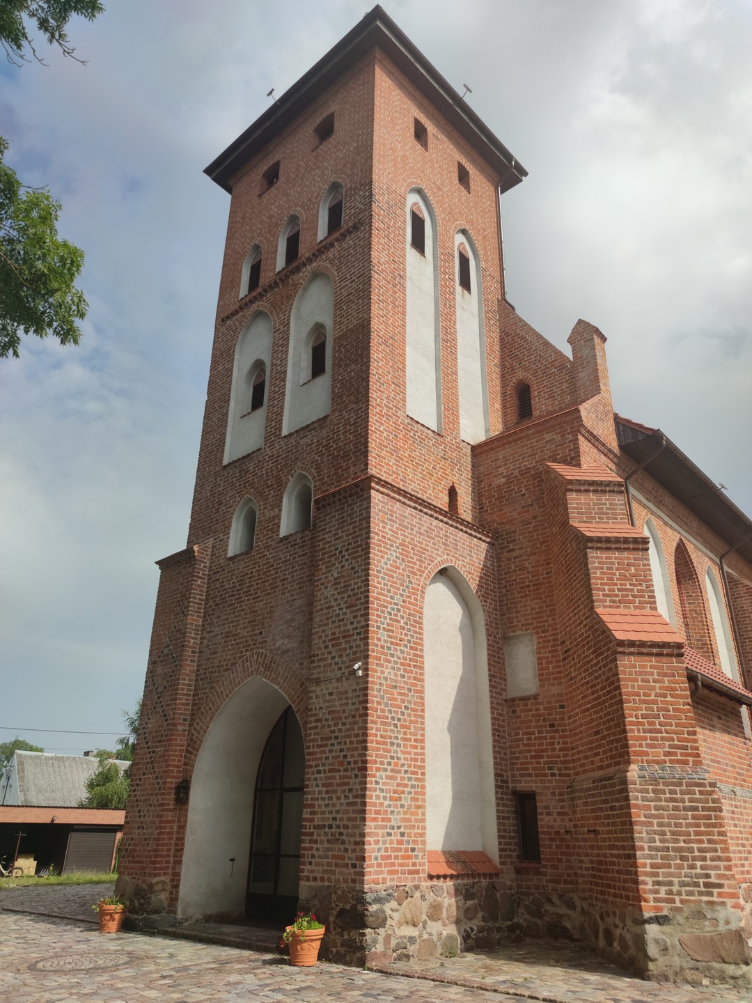 Прогулка очень понравилась. Константин гид и он же капитан молодец. Рассказывает хорошо без всякой лишней информации.