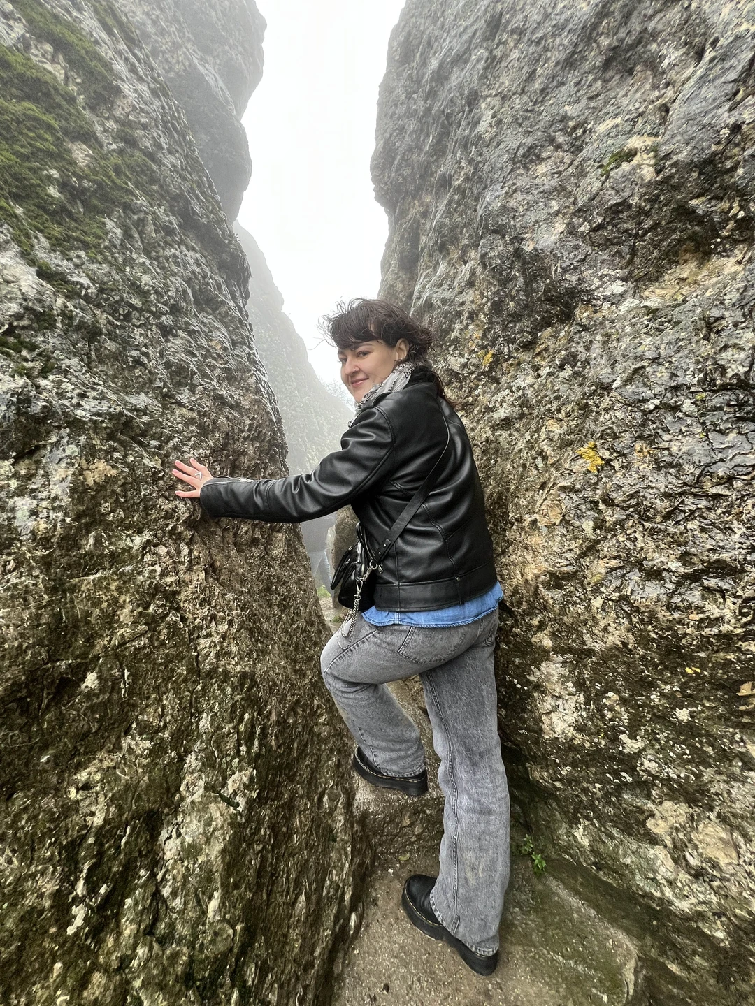 У нас был гид Идрис! Экскурсия прошла на одном дыхании. Локации просто отличные, чаепитие наверху горы