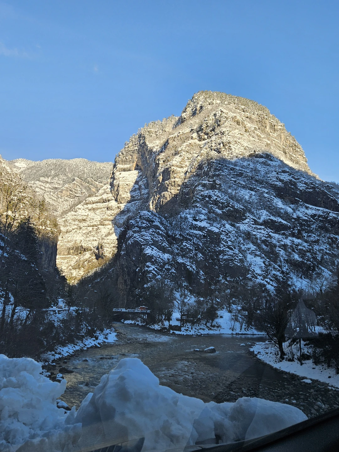 Душевное оправдало своё название! Супер гид, супер маршрут, шикарная погода, в общем всё совпало! Инал- профи