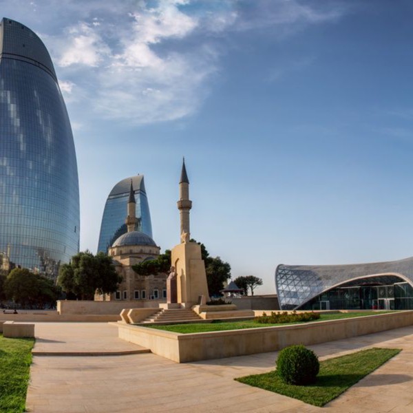 Главное в Баку: на авто и пешком