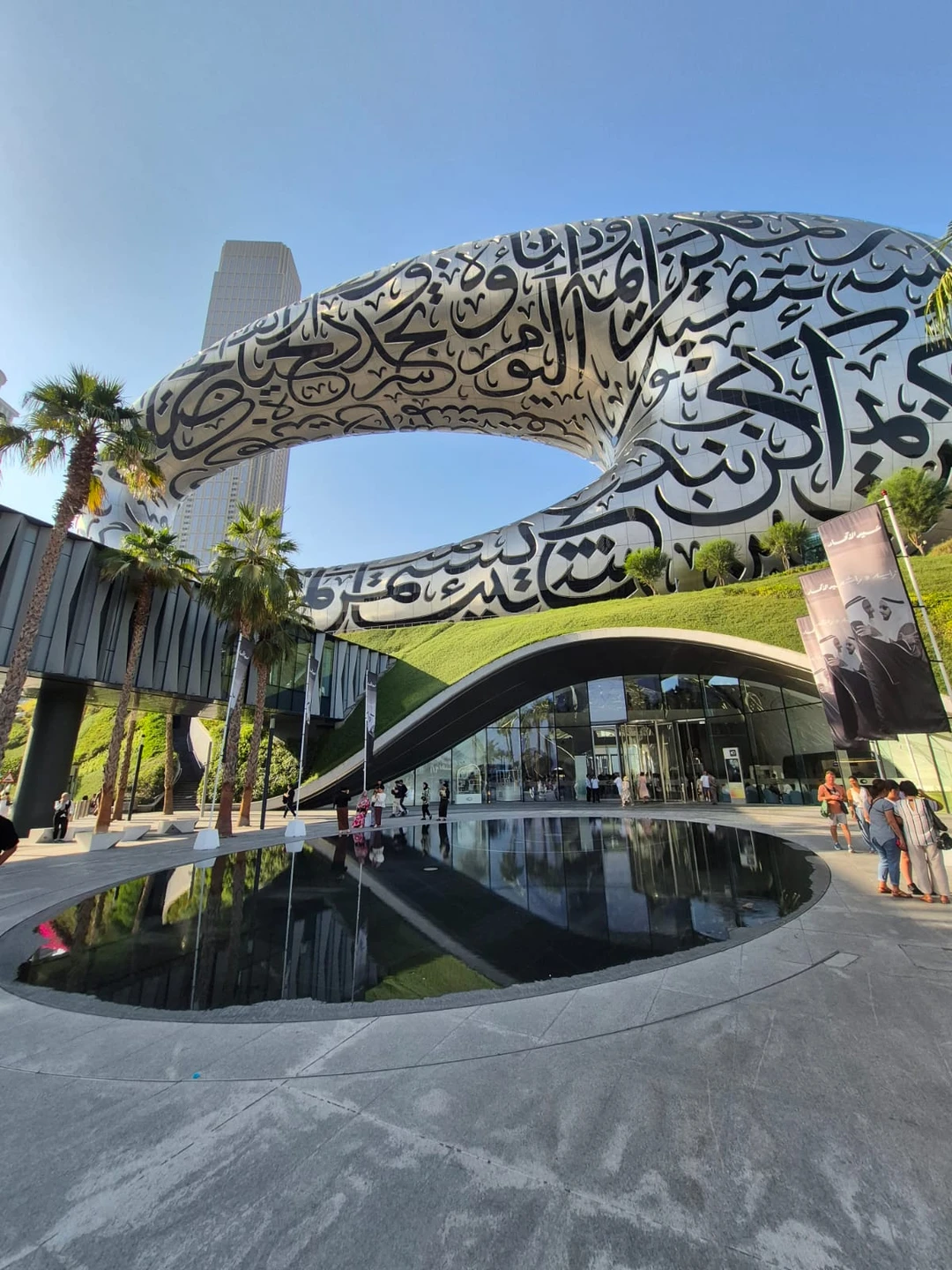 22 ноября ездили семьёй (2взр и 2 ребёнка) в Дубай вместе с Шахзодом. У нас был