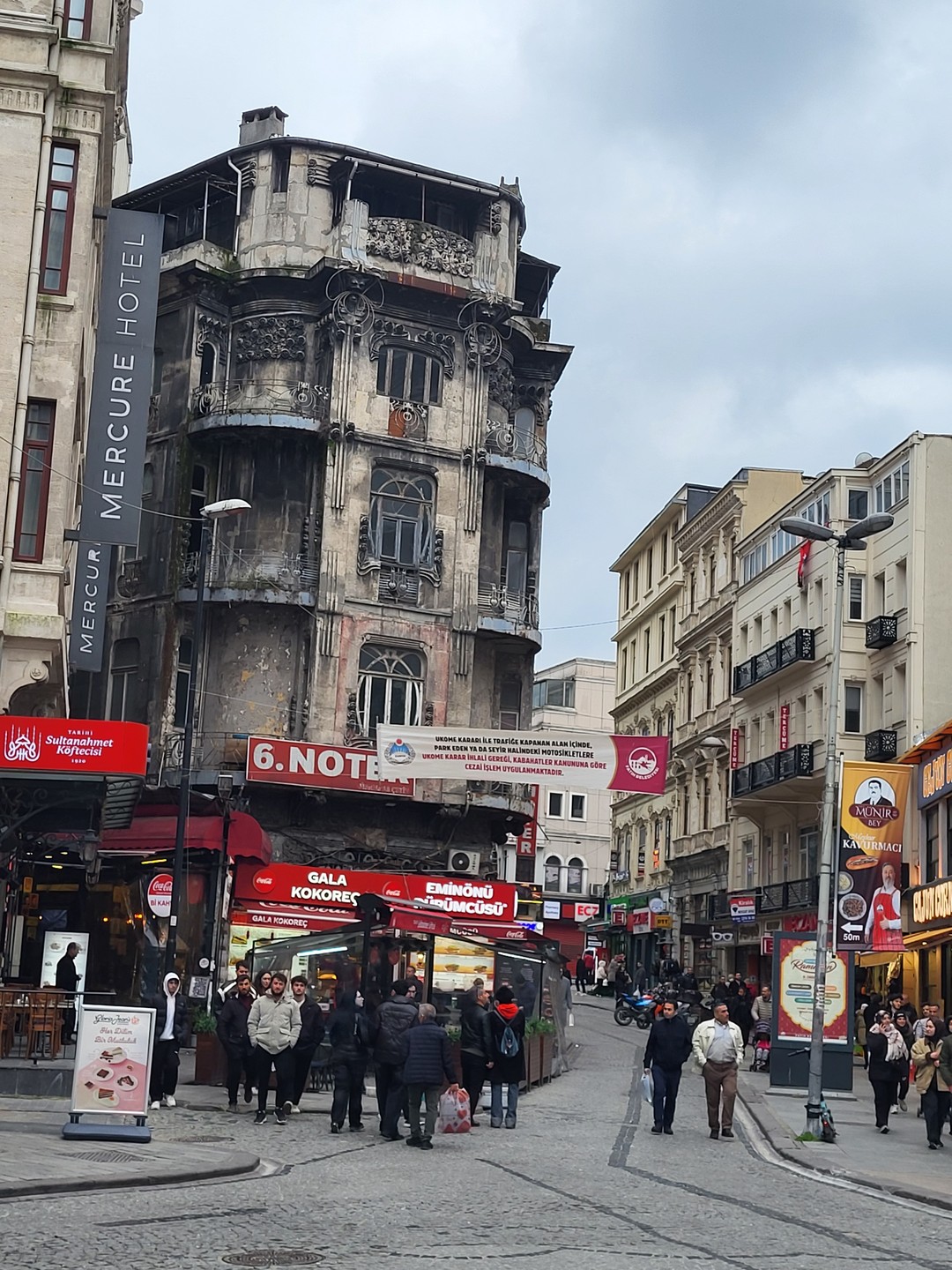 Были недавно на данной экскурсии. Подача материала интересная, много информации, отличный маршрут. За небольшое количество времени