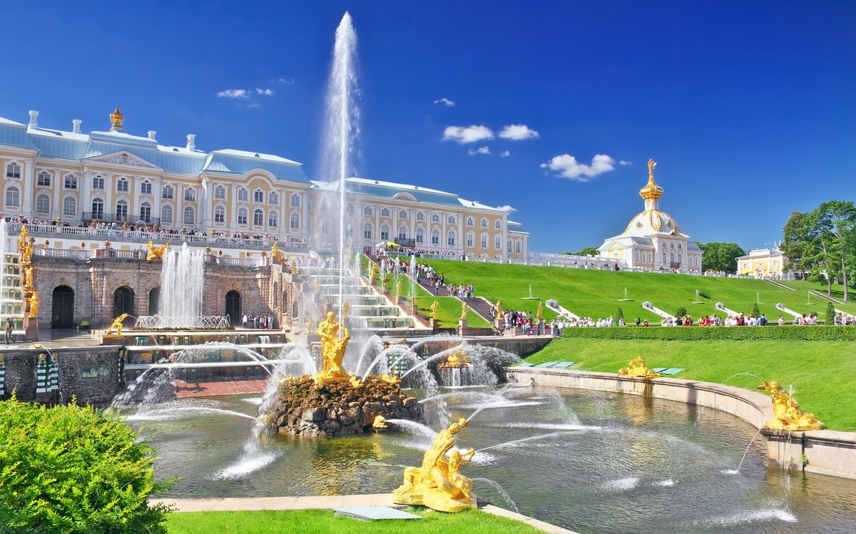 Петергоф и Кронштадт за один день