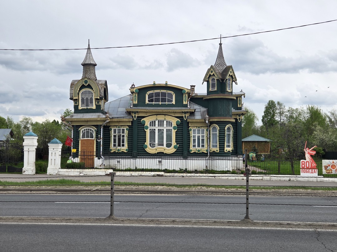 Не ожидали, что получим столько много эмоций от маленького города! Надежда все очень интересно рассказывала, рекомендовала куда ещё можно заглянуть