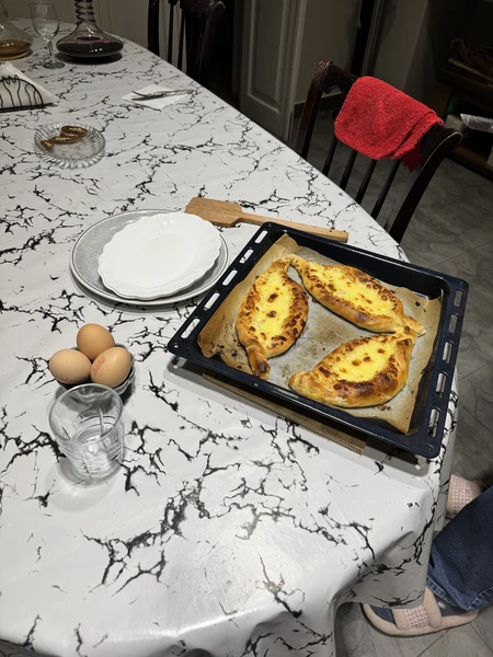 Одно из самых ярких впечатлений от поездки в Тбилиси - побывали в гостях у грузинской семьи