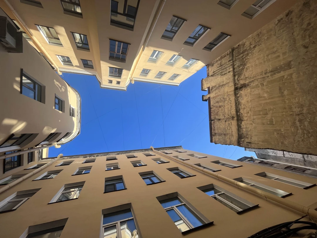 Must-see: Питер с высоты, парадные и коммуналка (Людмила)