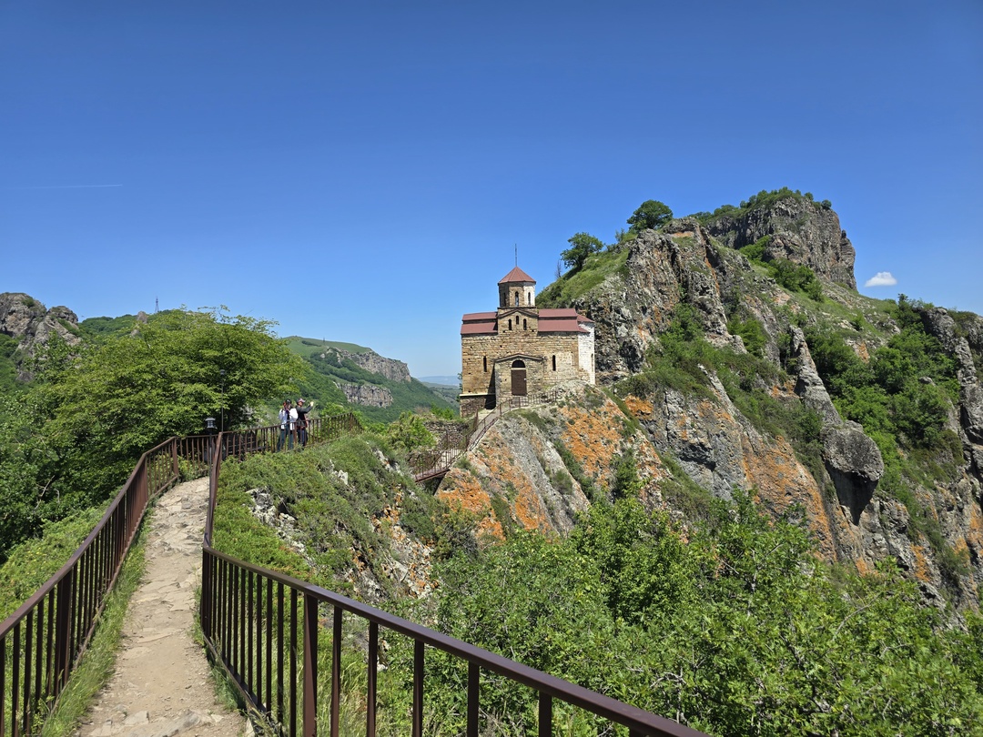 Организация немного хромала. Организатор позвонил только в 20 часов (при том что выезжать надо было в