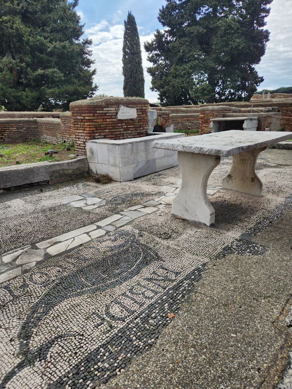 Рекомендую однозначно! На экскурсию попали случайно (из-за опоздания на следующий рейс нужно было чем-то занять незапланированный