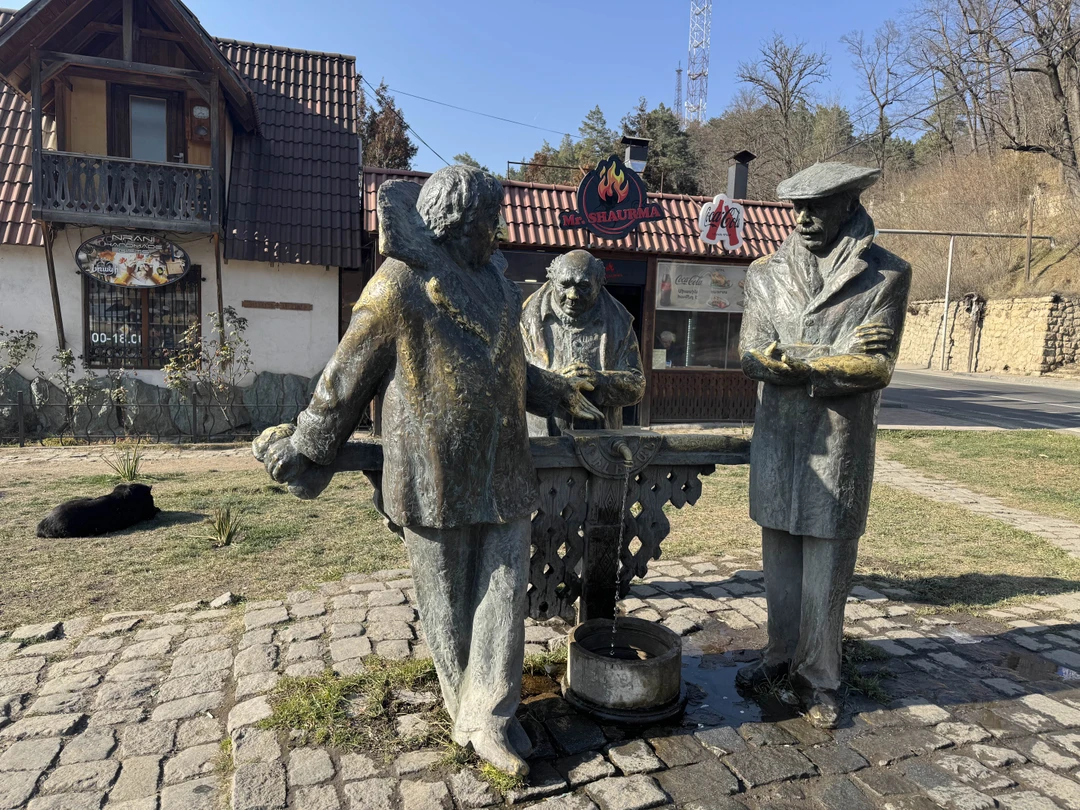 Прекрасно организованная экскурсия! Эдуард создал очень комфортные условия, очень информативно провел экскурсию во всех местах, организовал