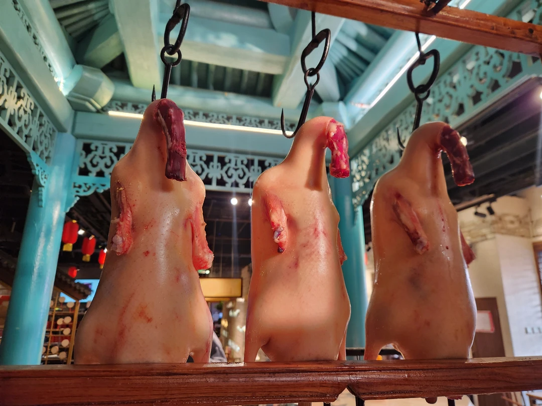 Я безмерно счастлива, что выбрала в качестве экскурсовода Евгения! Уже с первых секунд общения в мессенджерах