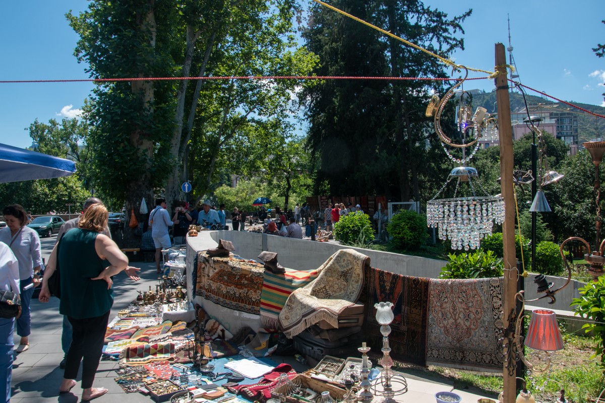 Фото На ретро-автомобиле — в прошлое Тбилиси