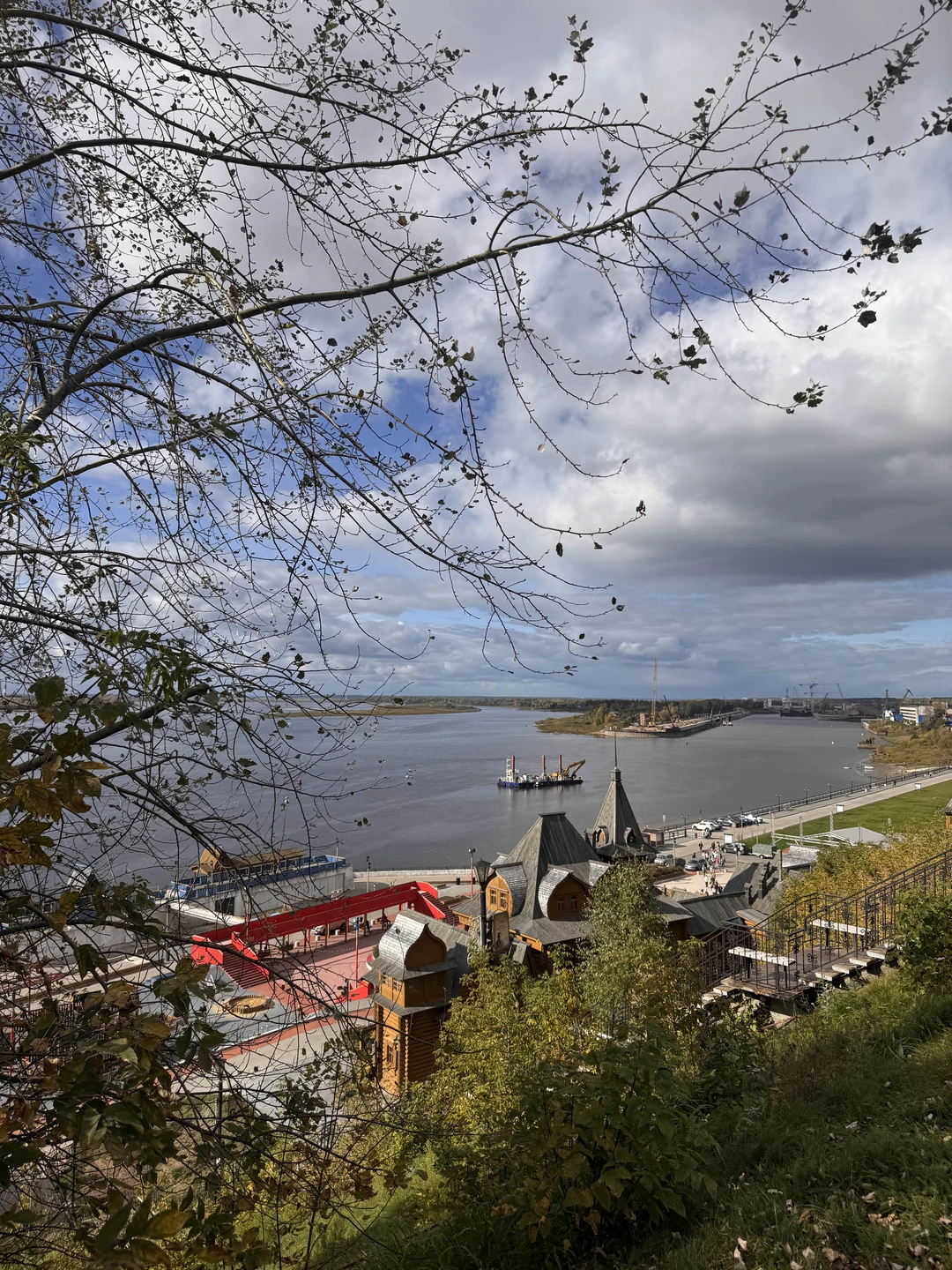 Экскурсия понравилась, организация поездки на высоком уровне, комфортная. Гид рассказывает интересно. Ритм также комфортный, успеваешь сделать