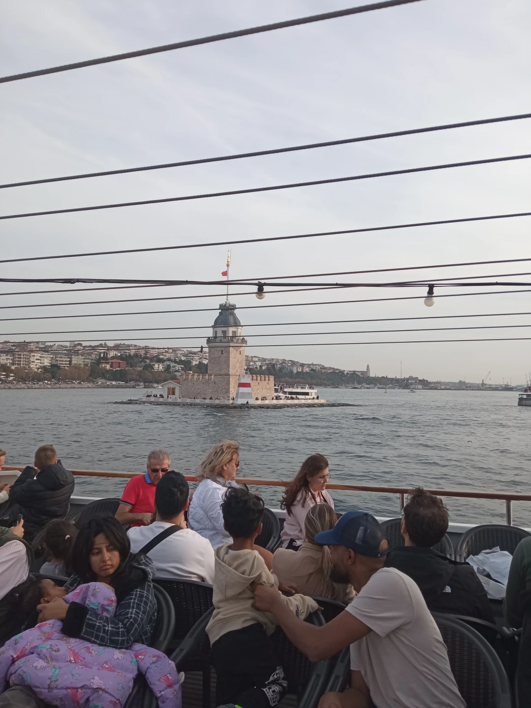 У нас был транзит в Стамбуле 12 часов, после ночного перелёта хотели посмотреть Стамбул, но чтобы