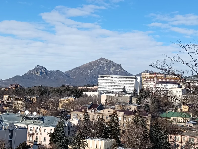 Огромное Спасибо Сергею за увлекательное путешествие по городам,за комфортное вождение. С погодой повезло, узнали много интересного