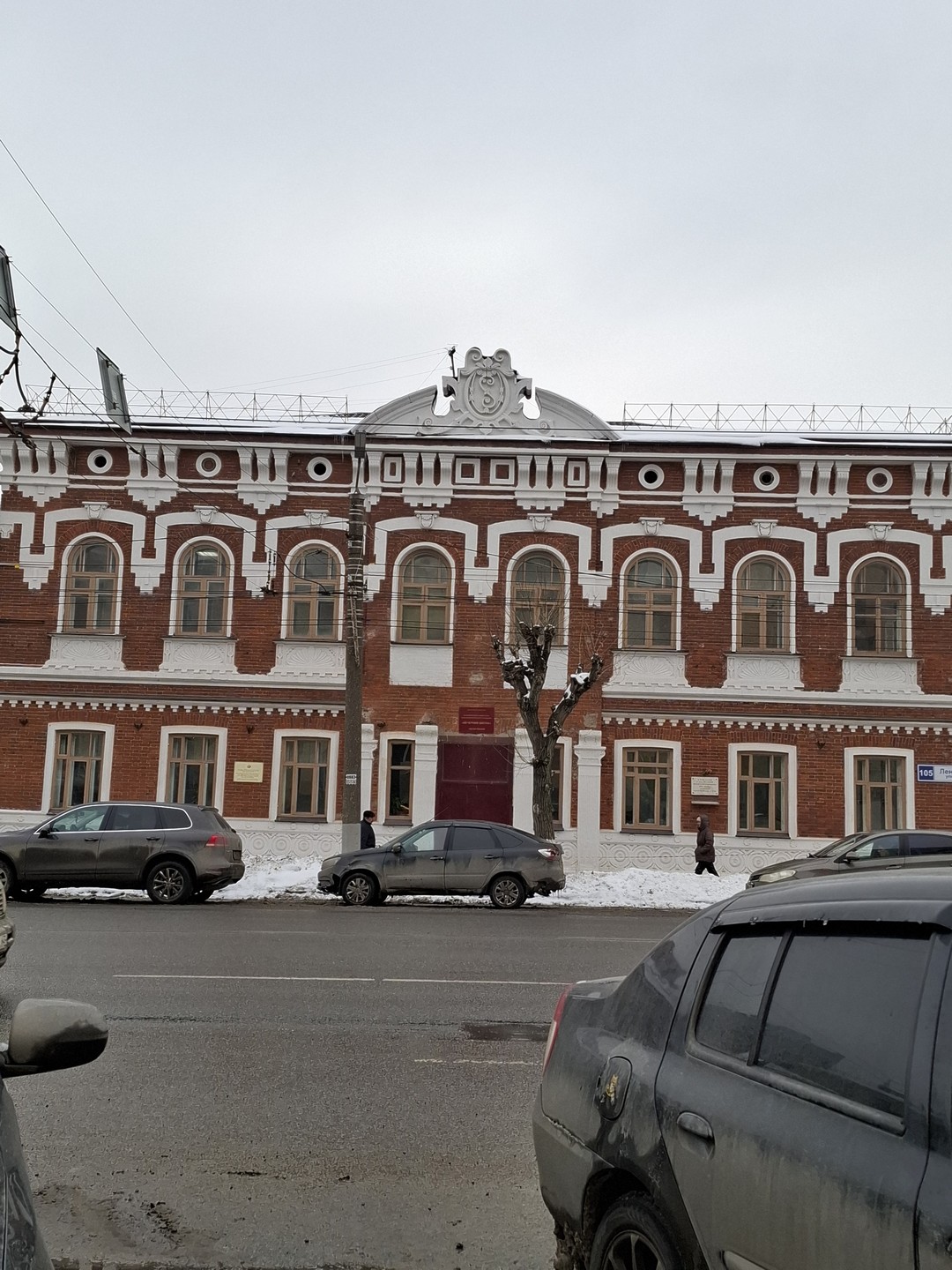Ирина - отличный гид, хорошо знающий историю города. Мне интересны были усадьбы. Я получила подробный рассказ