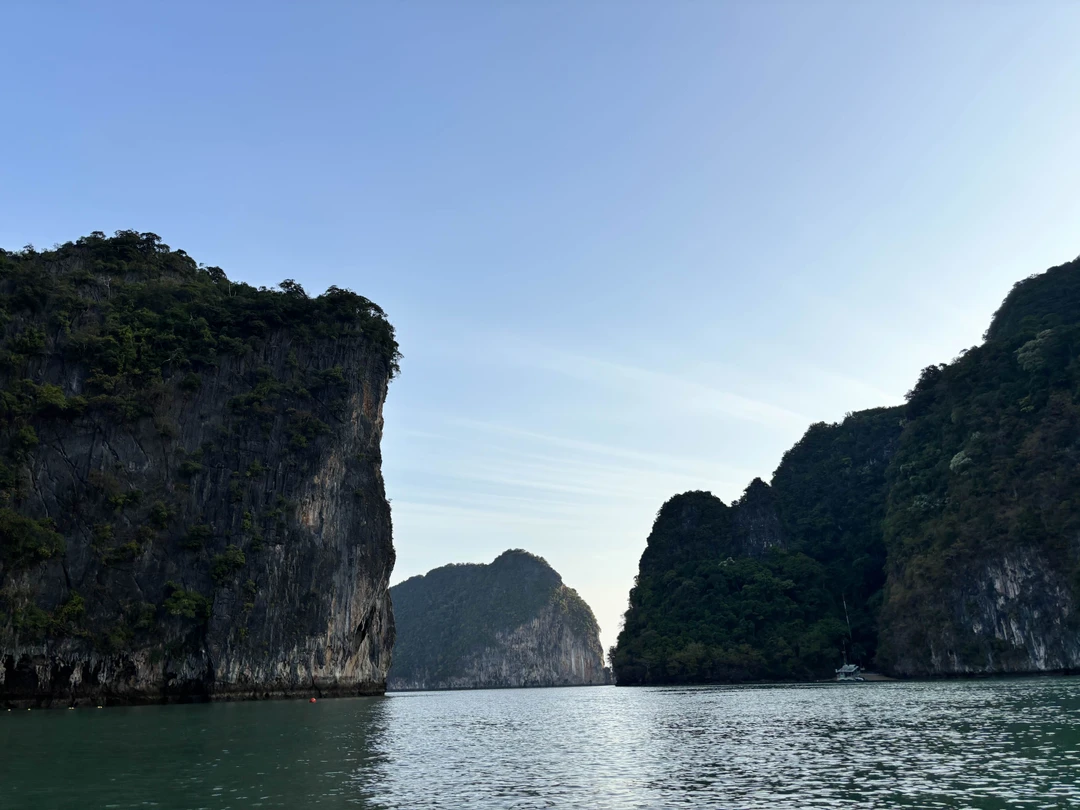 Прекрасная экскурсия! Виды просто сногсшибательные! Очень концентрированно и интересно. Не поленитесь отправиться до рассвета, это того
