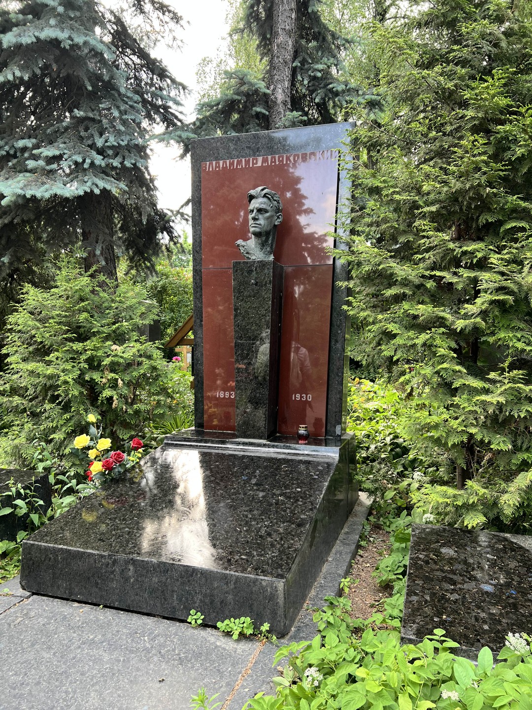 Новодевичье кладбище и его главные скульптуры (Ия)