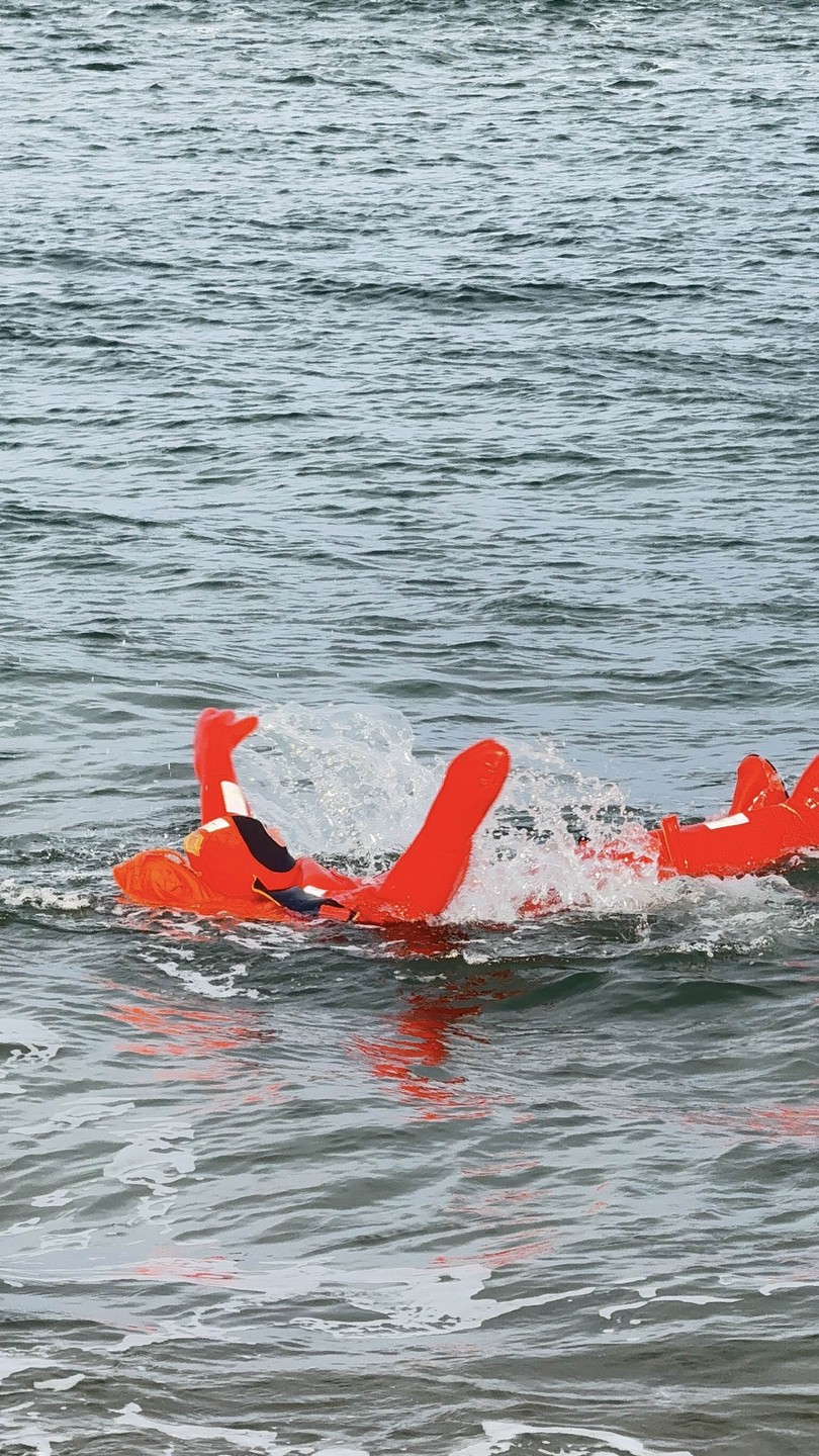 Искупаться в Баренцевом море: айсфлоатинг в Териберке (Марина)