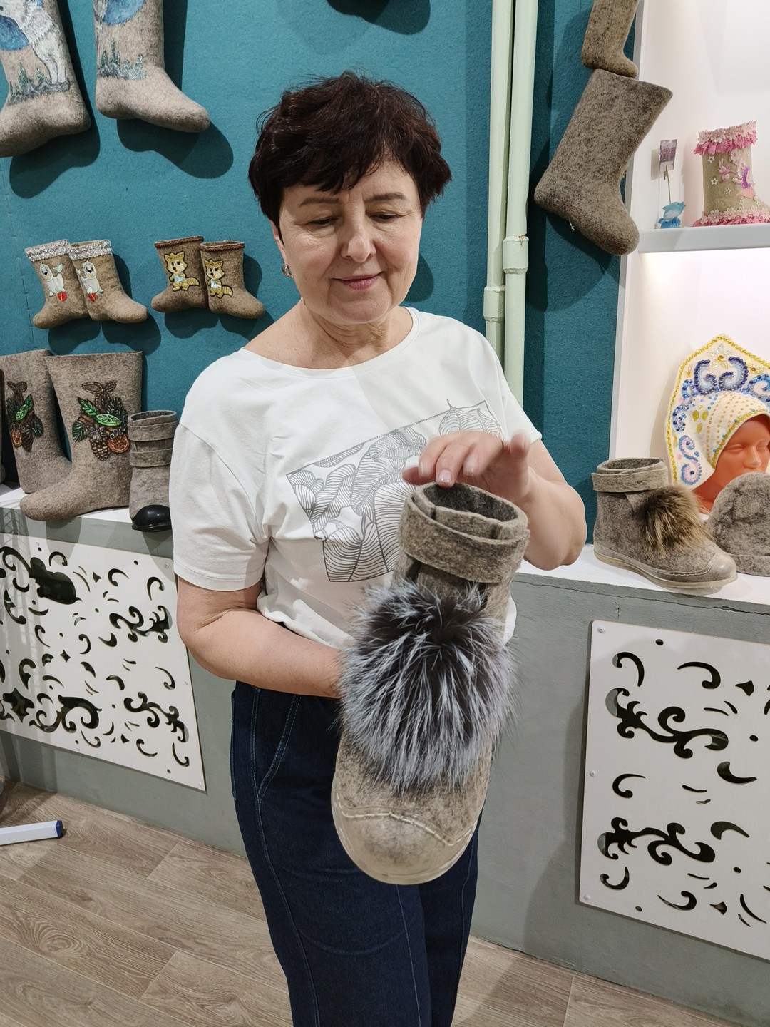 Интереснейшую, увлекательную экскурсию провела экскурсовод Вера Шамкова. Кто любит путешествовать по стране, интересны история городов, архитектура