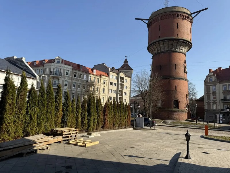 Сергей -харизматичный, энергичный гид с широким кругозором, с которым можно пообщаться на любые темы. Манера подачи