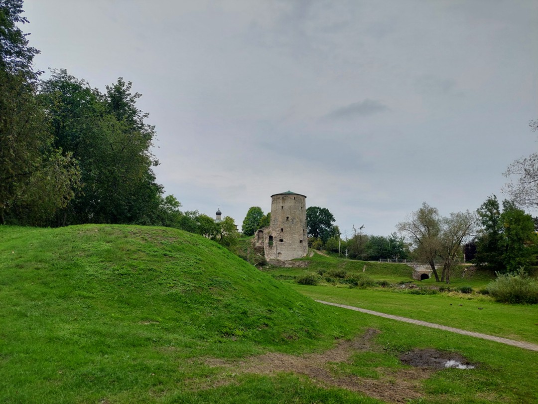 Псков в лицах, сюжетах и легендах (на вашем авто) (Татьяна)