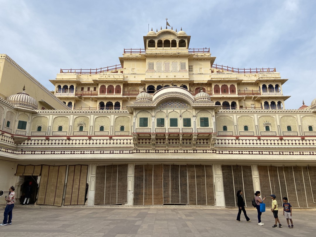 Спасибо всей Вашей команде за чудесное знакомство с Индией и ее замечательными городами и культурой! Тур