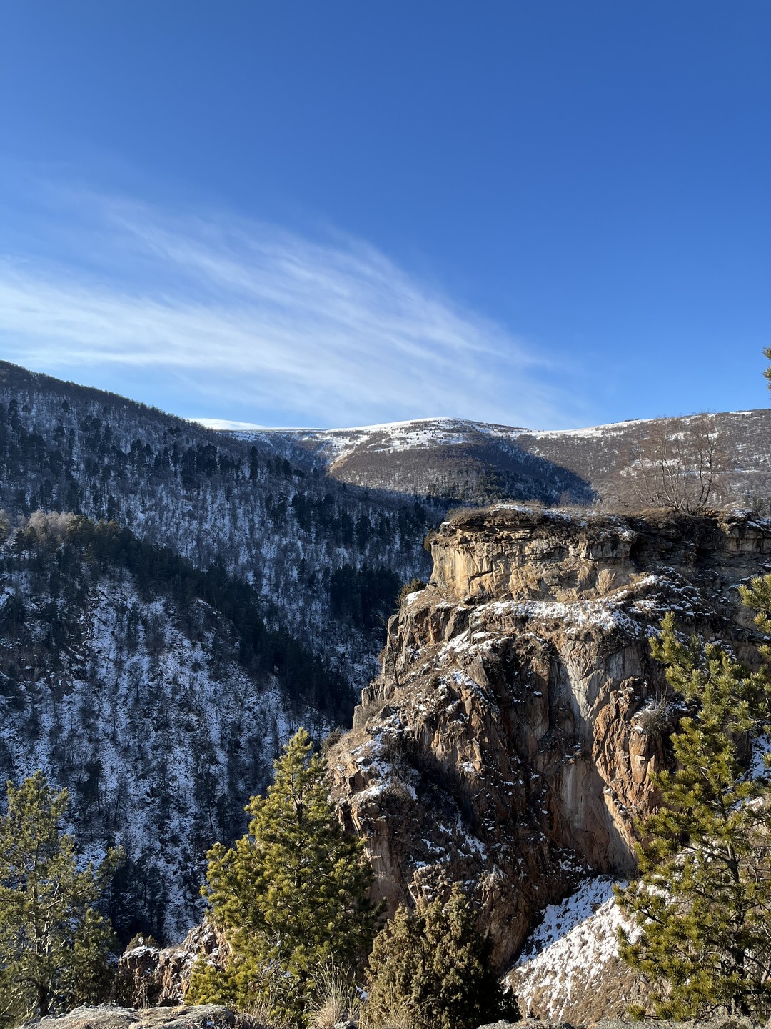 Посетили экскурсию с гидом Каримом, очень все понравилось. Он был на одном вайбе с нами, супер