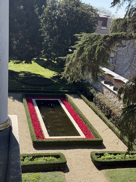 Огромное спасибо гиду Рушену! Глубочайшие знания истории, при этом рассказывает очень увлекательно и структурированно. Ответил на