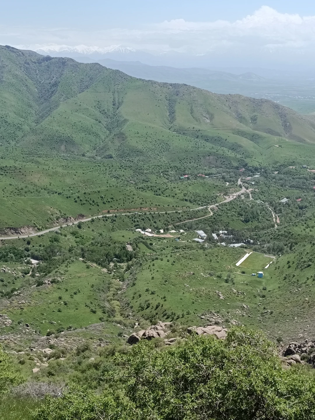 Это не было экскурсией,это просто поездка. Экскурсоводом был родственник. По дороге мы останавливались на рынке, и