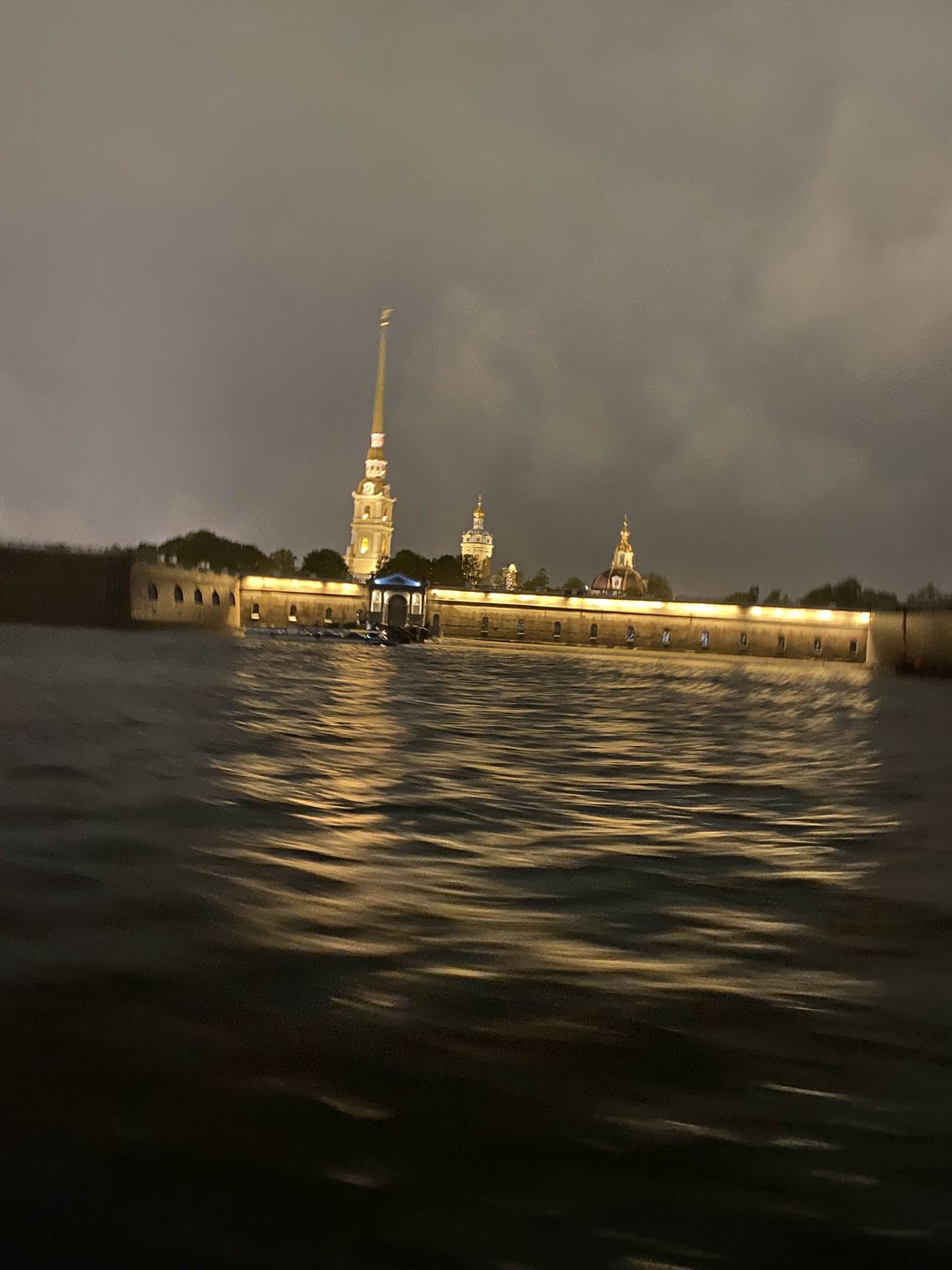 Катались компанией из 11 человек. Из них было 4 детей. Волновались, как все пройдет. и с