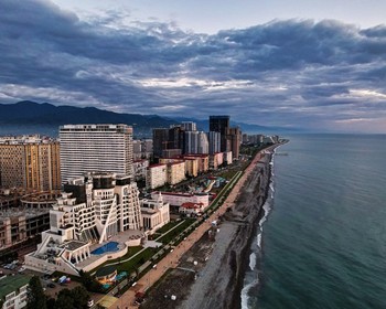 Переезд в Батуми и прогулка к морю