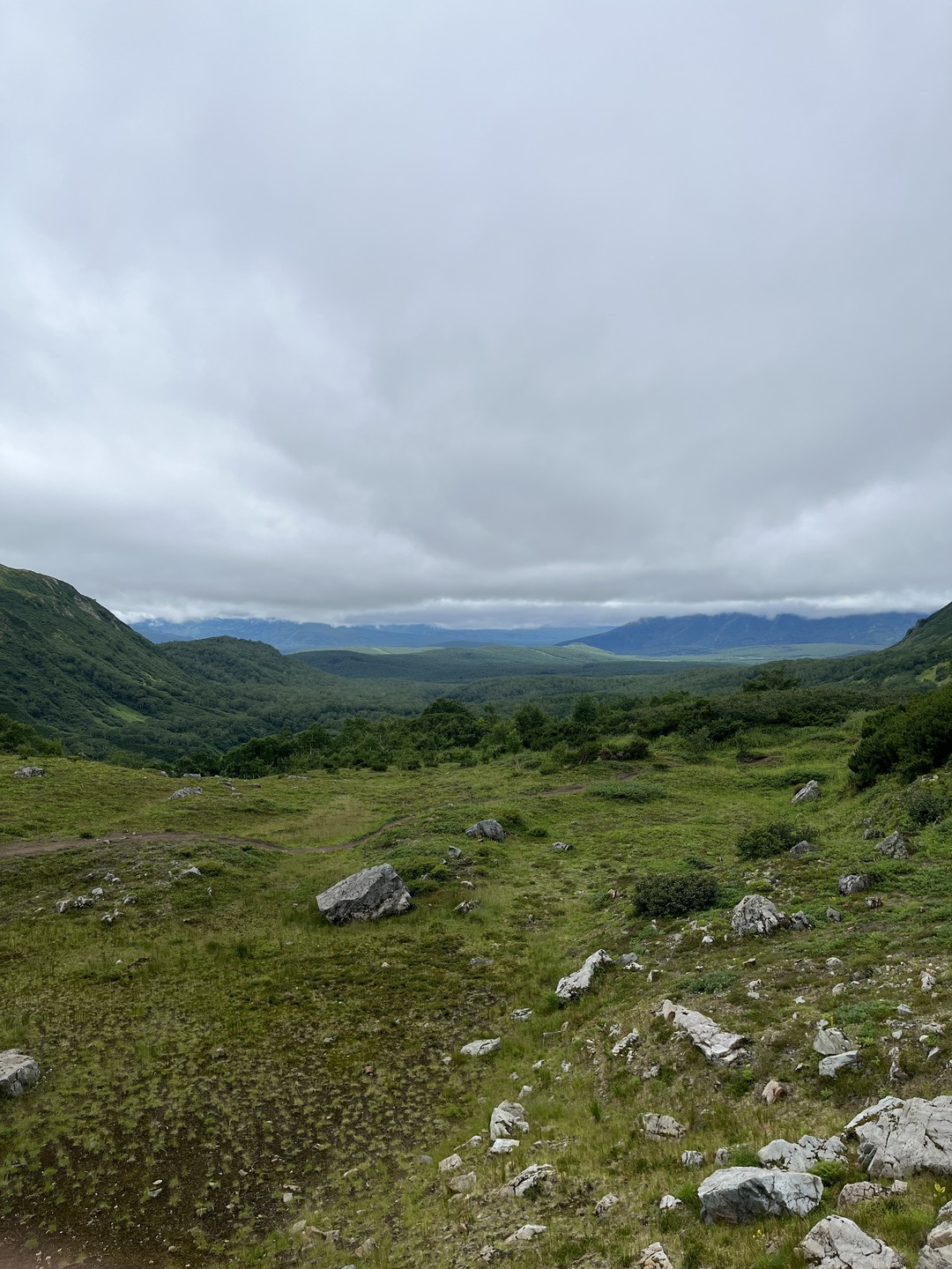 Потрясающий маршрут: красиво невероятно, интересно и интерактивно (спасибо сусликам). Отличный гид: веселый человек, интересный рассказчик, крутой