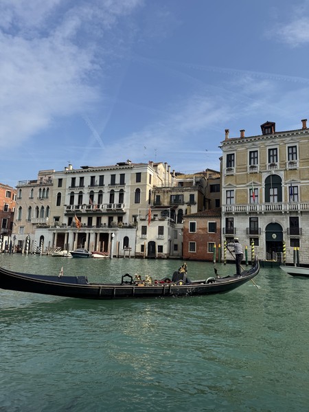 Прекрасная экскурсия! Удобная и структурированая подача информации. Увидели отдельные места, о которых даже не знали. Благодарю