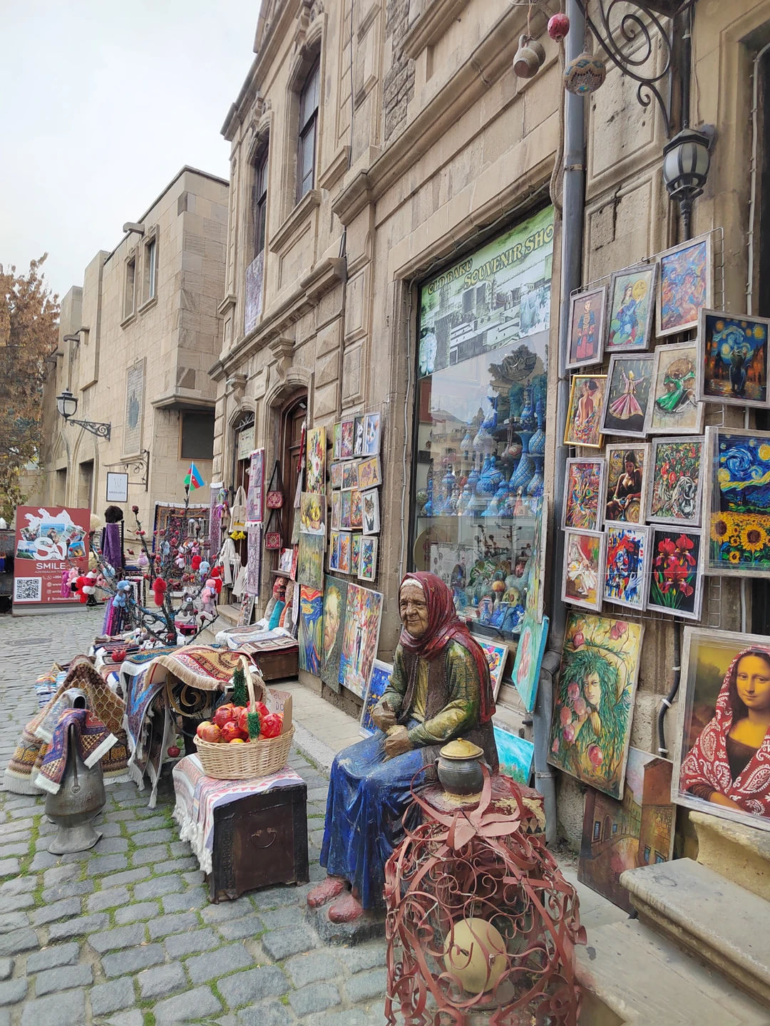 Спасибо прекрасной Сабине, за увлекательную экскурсию по старому Баку! С такой любовью она рассказывает про свой